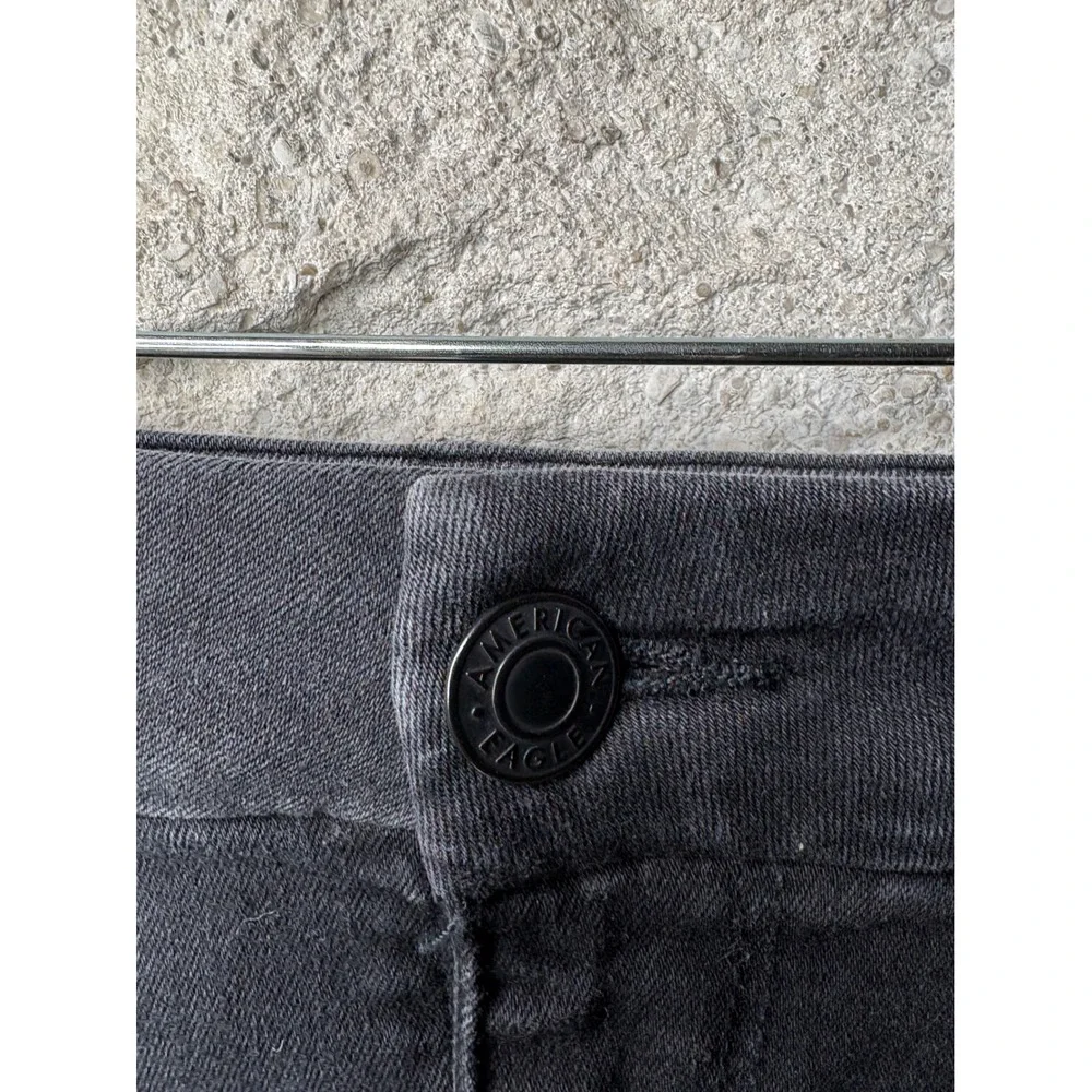 American Eagle Distressed Denim Mini Skirt Washed‎ Black Raw Hem Womens Size 10